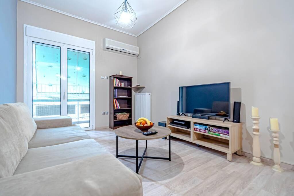 A 2 Bedroom Luxurious Experience In Pagrati Apartament Ateny